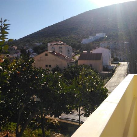 Lemon House Hotel Vis Exterior photo