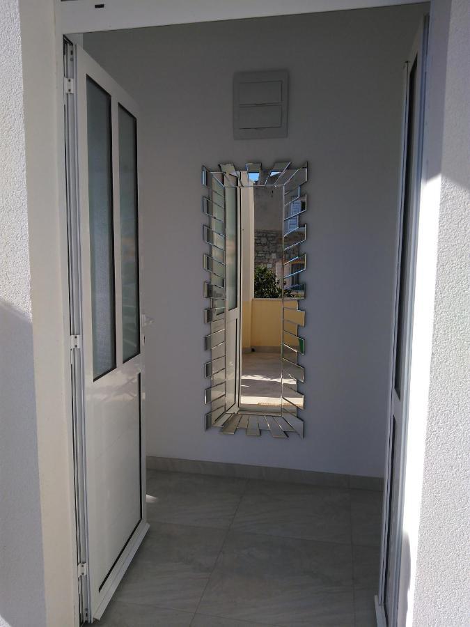 Lemon House Hotel Vis Exterior photo
