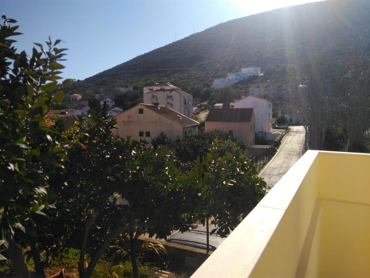 Lemon House Hotel Vis Exterior photo