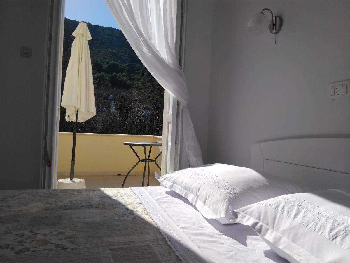 Lemon House Hotel Vis Exterior photo